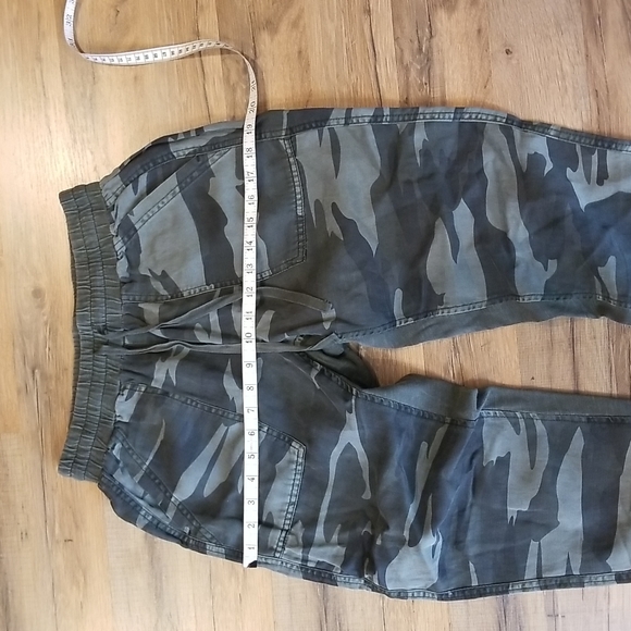 SPLENDID Lyocell Linen Camo Jogger Pants with front and back pockets - Picture 11 of 14